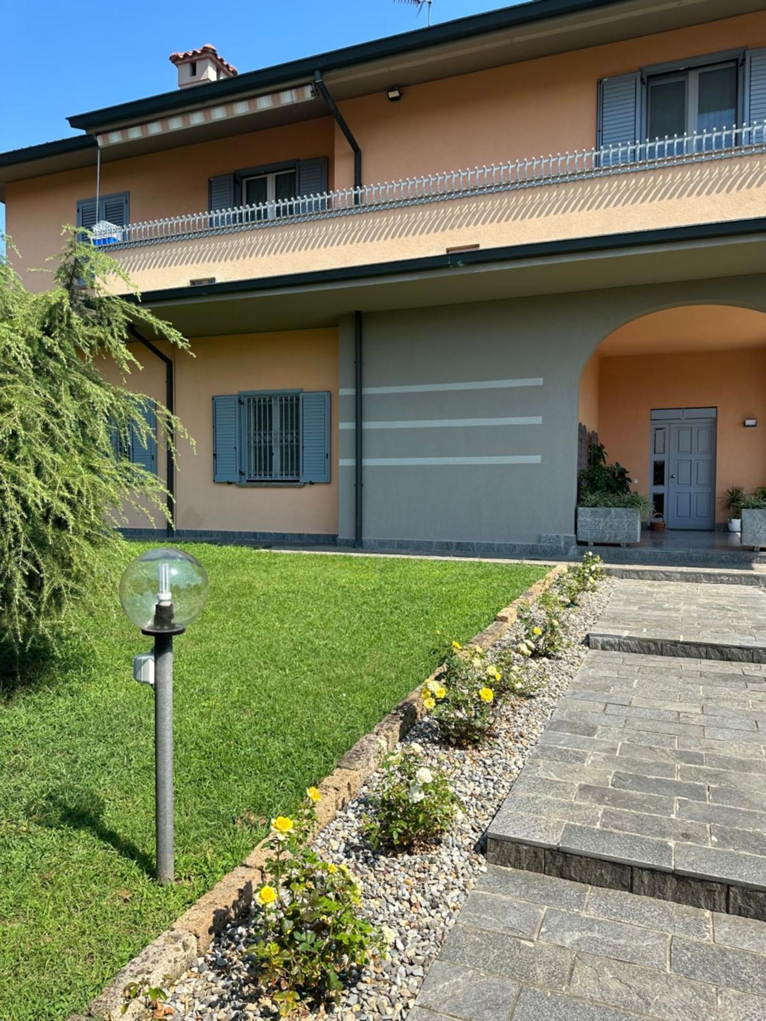 Villa 2 Cassano dʼAdda Eksteriør bilde