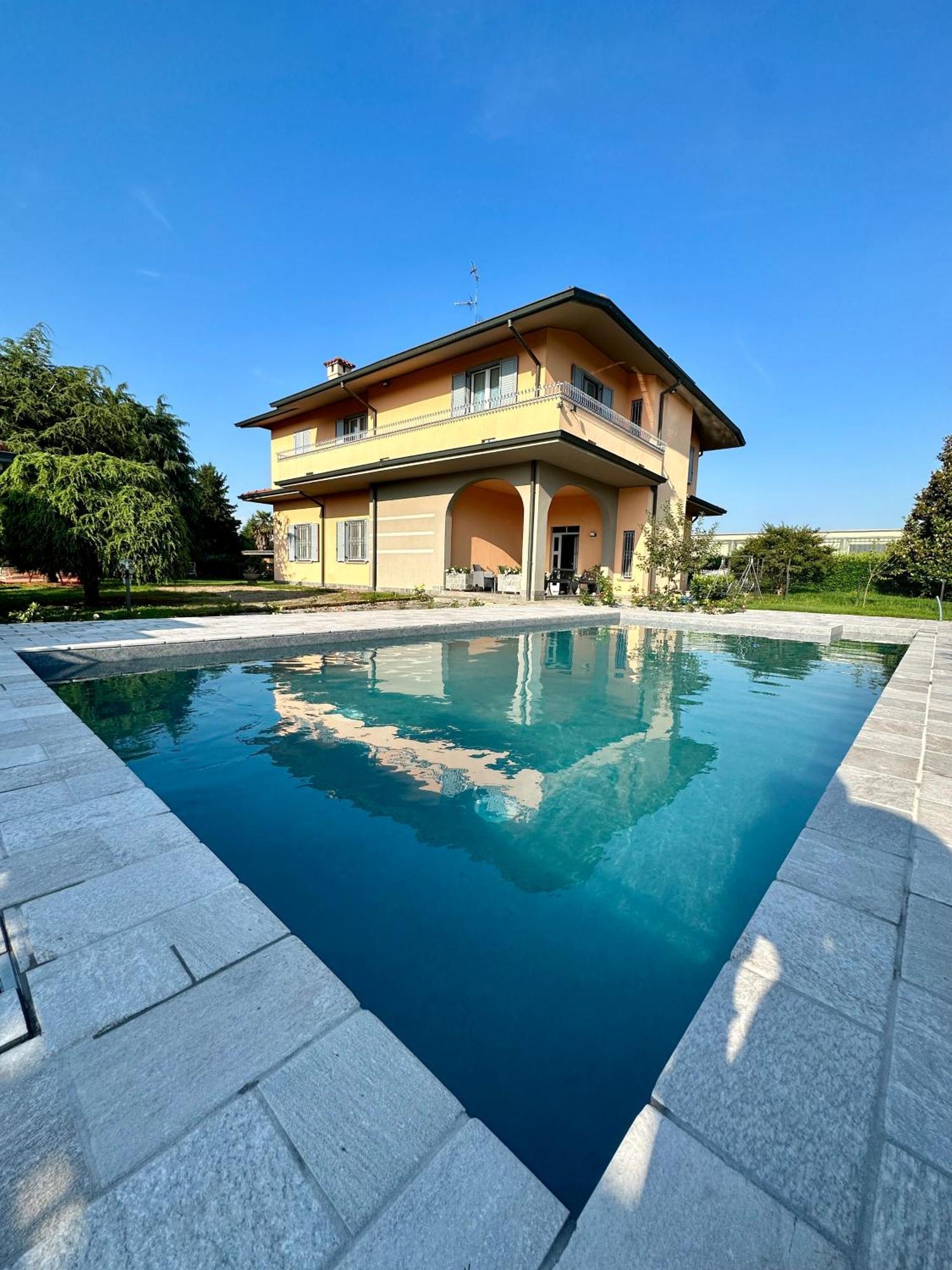 Villa 2 Cassano dʼAdda Eksteriør bilde